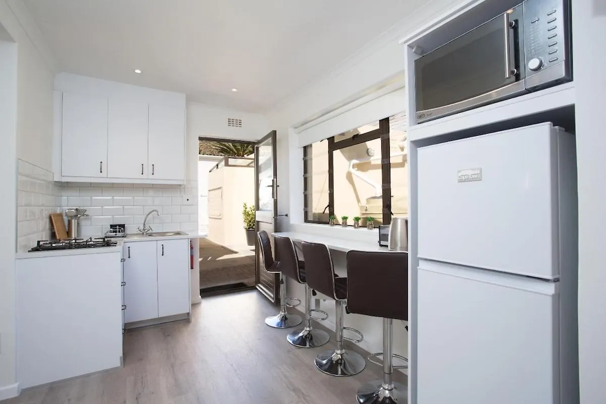 Cowes Cottage Fish Hoek Daire