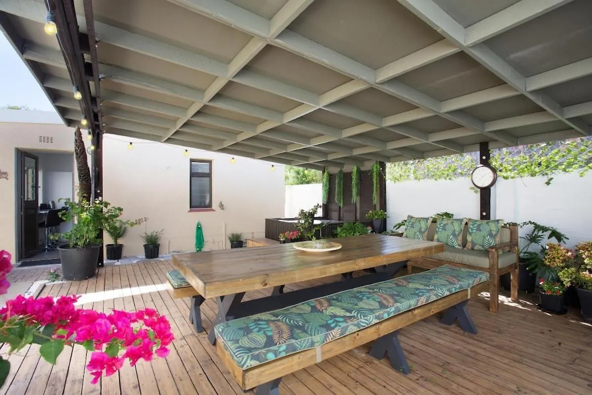 Cowes Cottage Fish Hoek 0*,  Güney Afrika