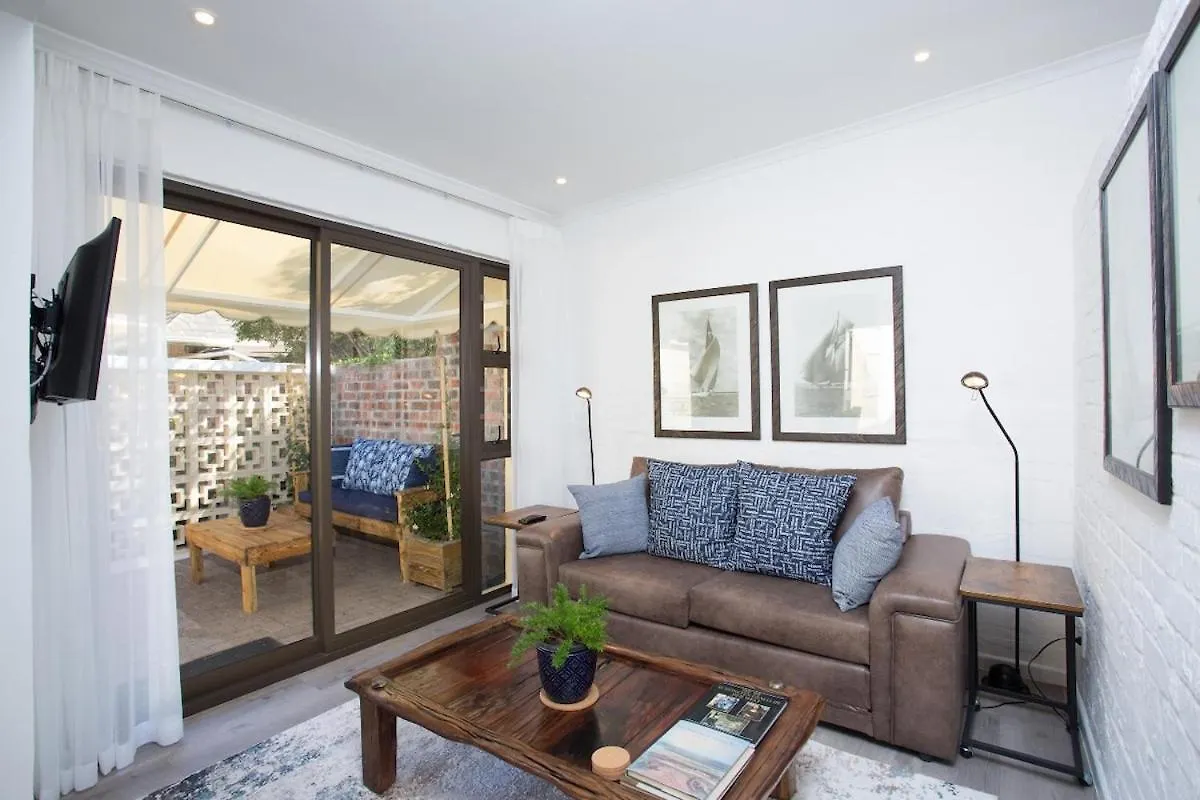 Cowes Cottage Fish Hoek 0*,  South Africa
